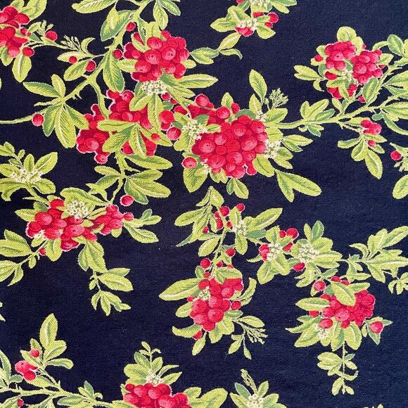 April Cornell Christmas Mistletoe Rectangular Tablecoth Size 52" x 47" Cotton - Picture 5 of 6